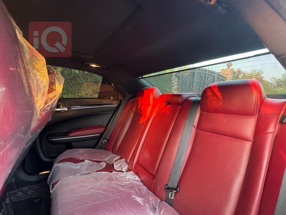 کرایسلەر 300